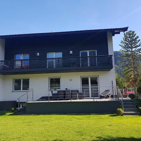 Pirhofer Apartment *